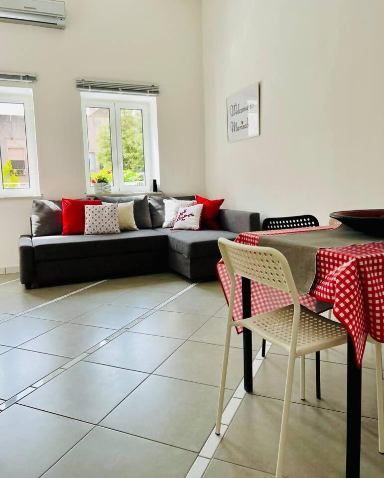 Marisabella With Terrace Apartment *